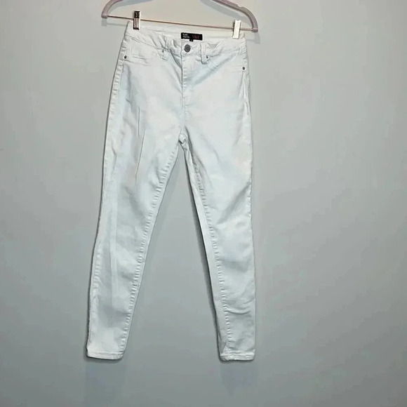 YMI Skinny High Rise White Denim Jeans - Picture 2 of 8